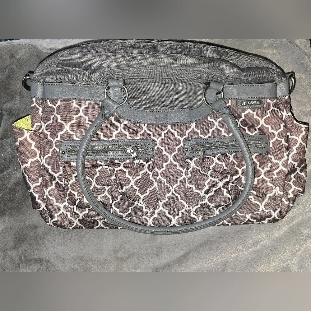 JJ COLE Grey geometric pattern diaper bag w/ changing‎ pad.